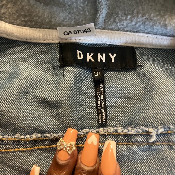 DKNY Hoodie jeans jacket size 3T - Picture 2 of 3